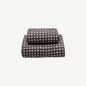 Puro Ruutu -pyyhe 50x70cm | tummanharmaa/kitti